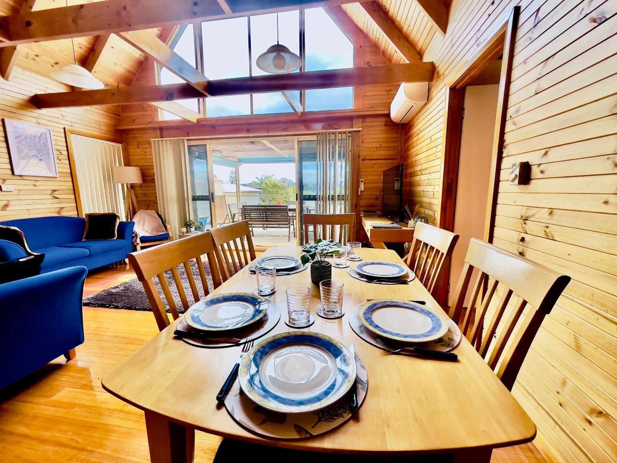 House With Bay Views - Family Escape Holiday home *