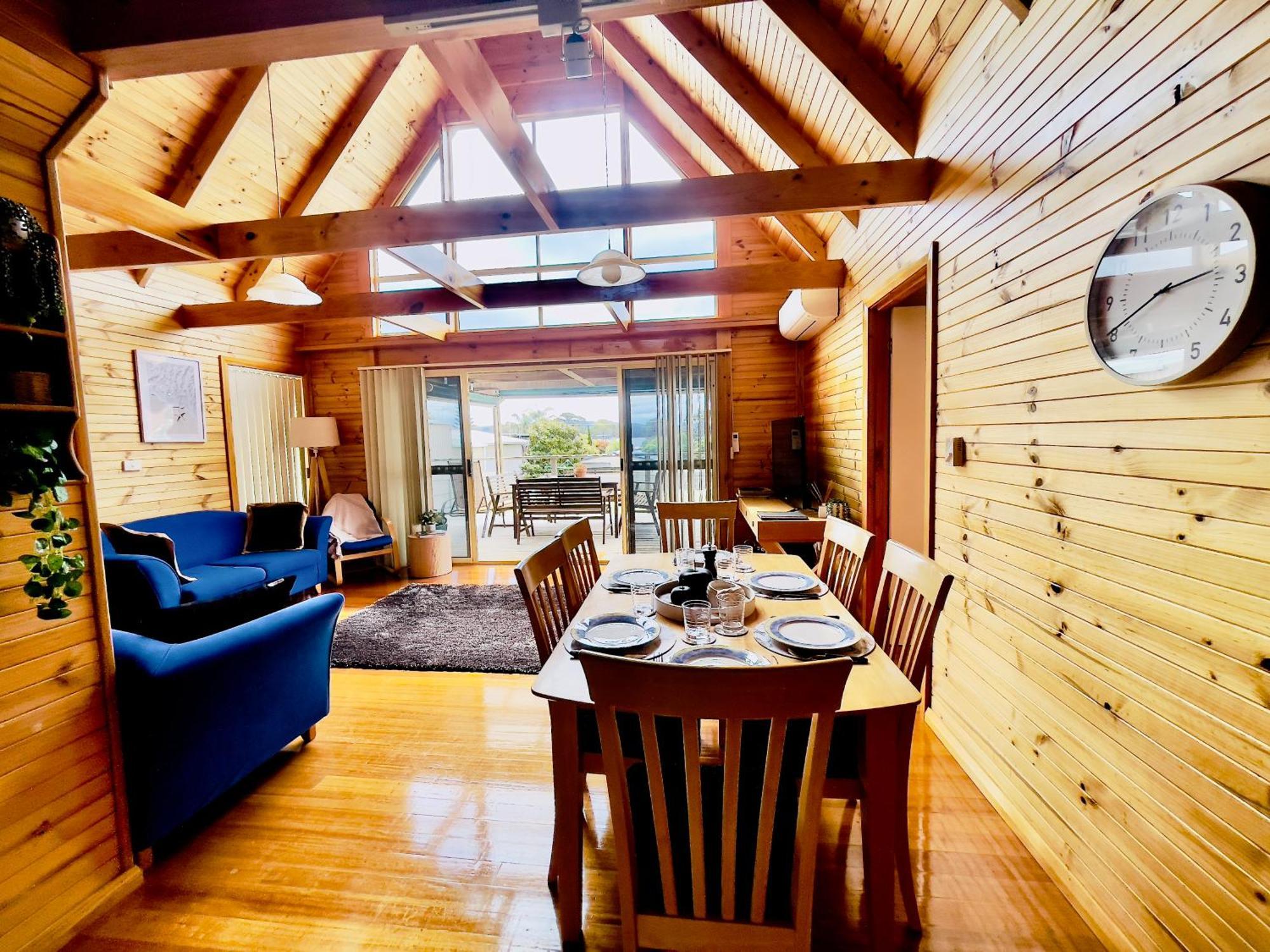 House With Bay Views - Family Escape