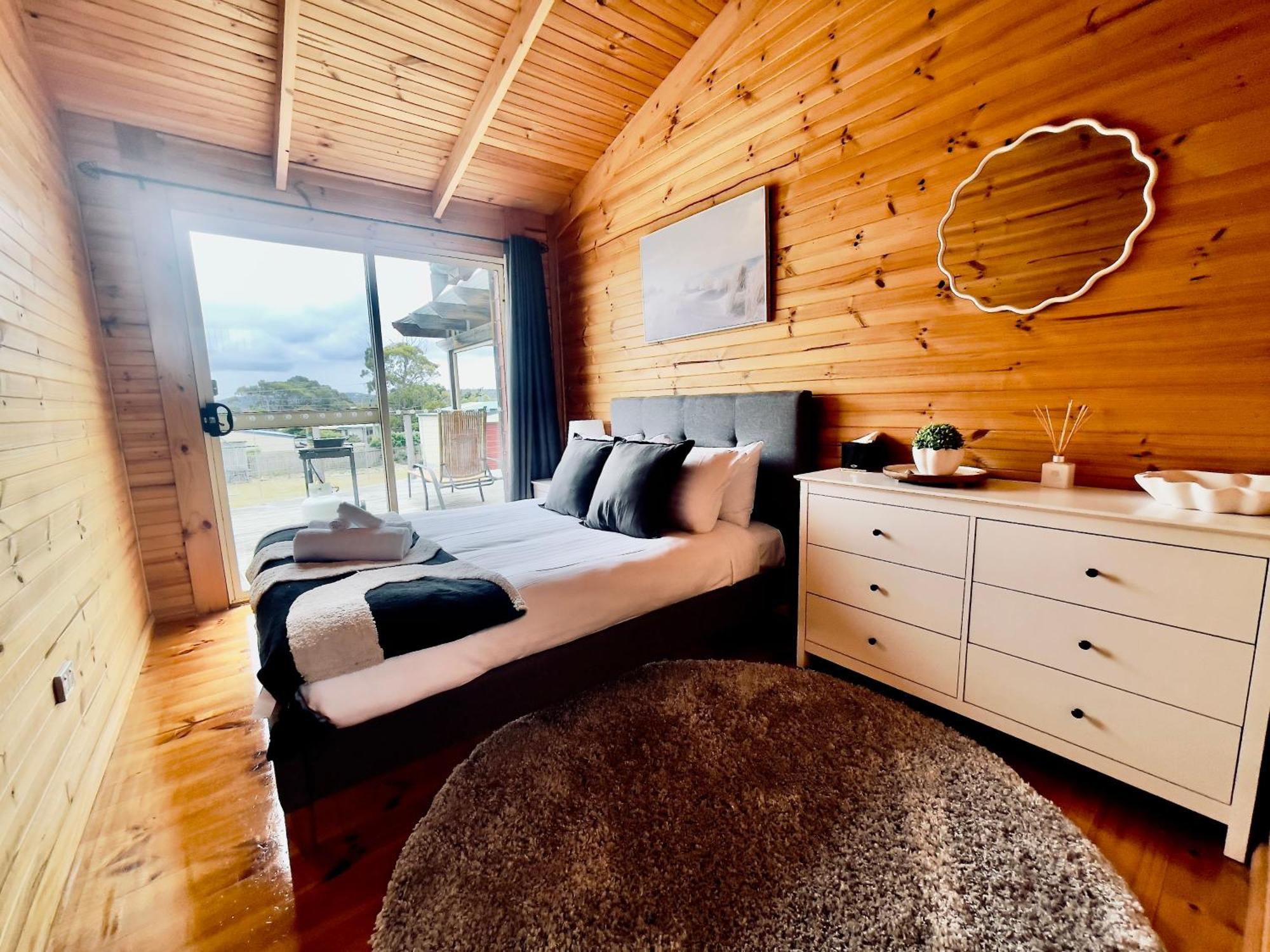 House With Bay Views - Family Escape Holiday home *