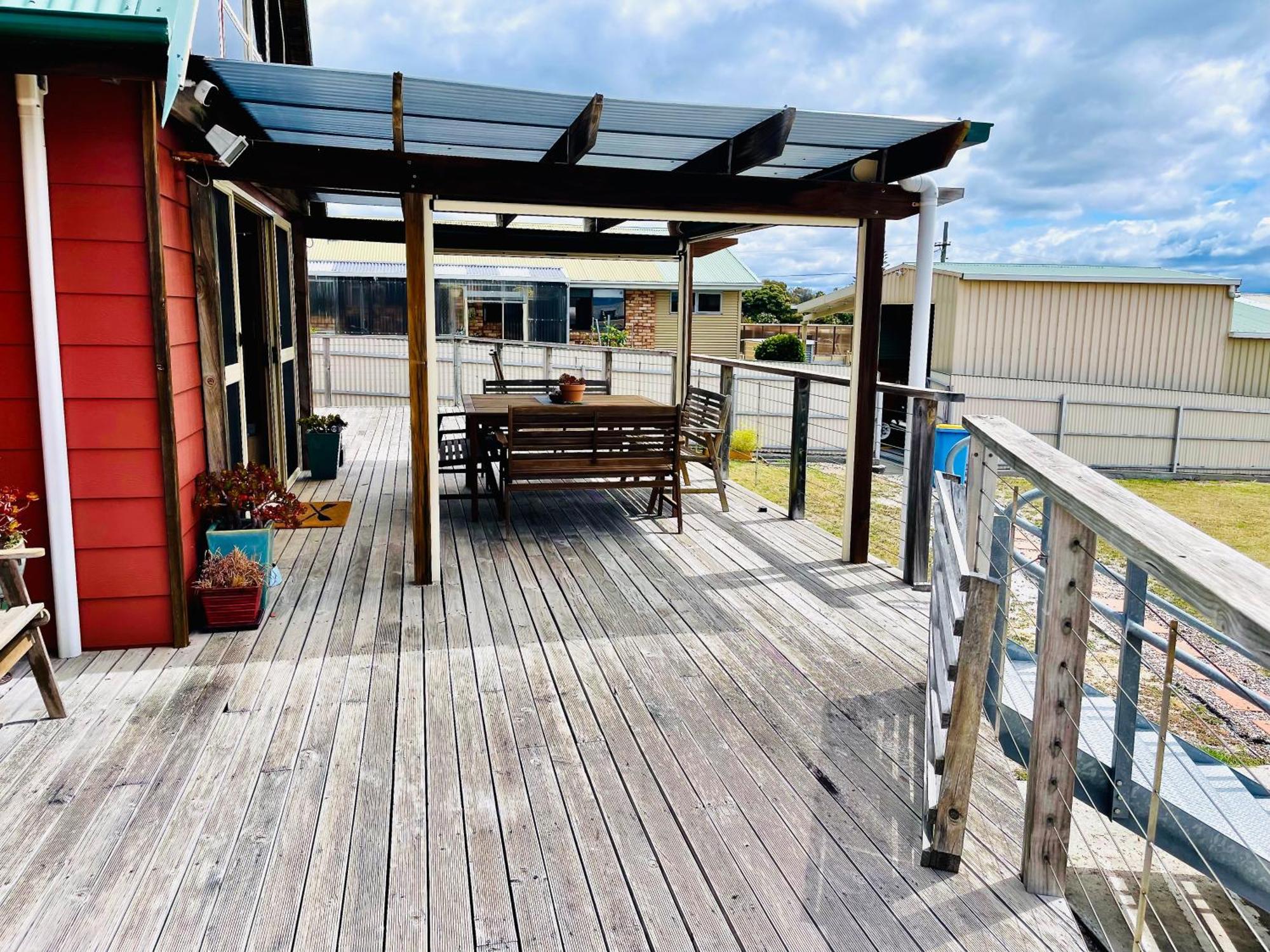 House With Bay Views - Family Escape *