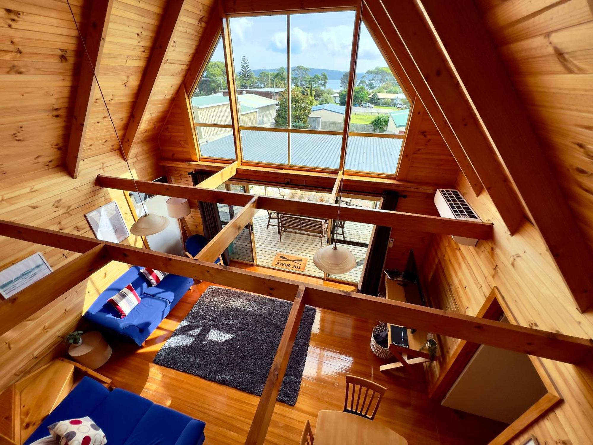 House With Bay Views - Family Escape St Helens