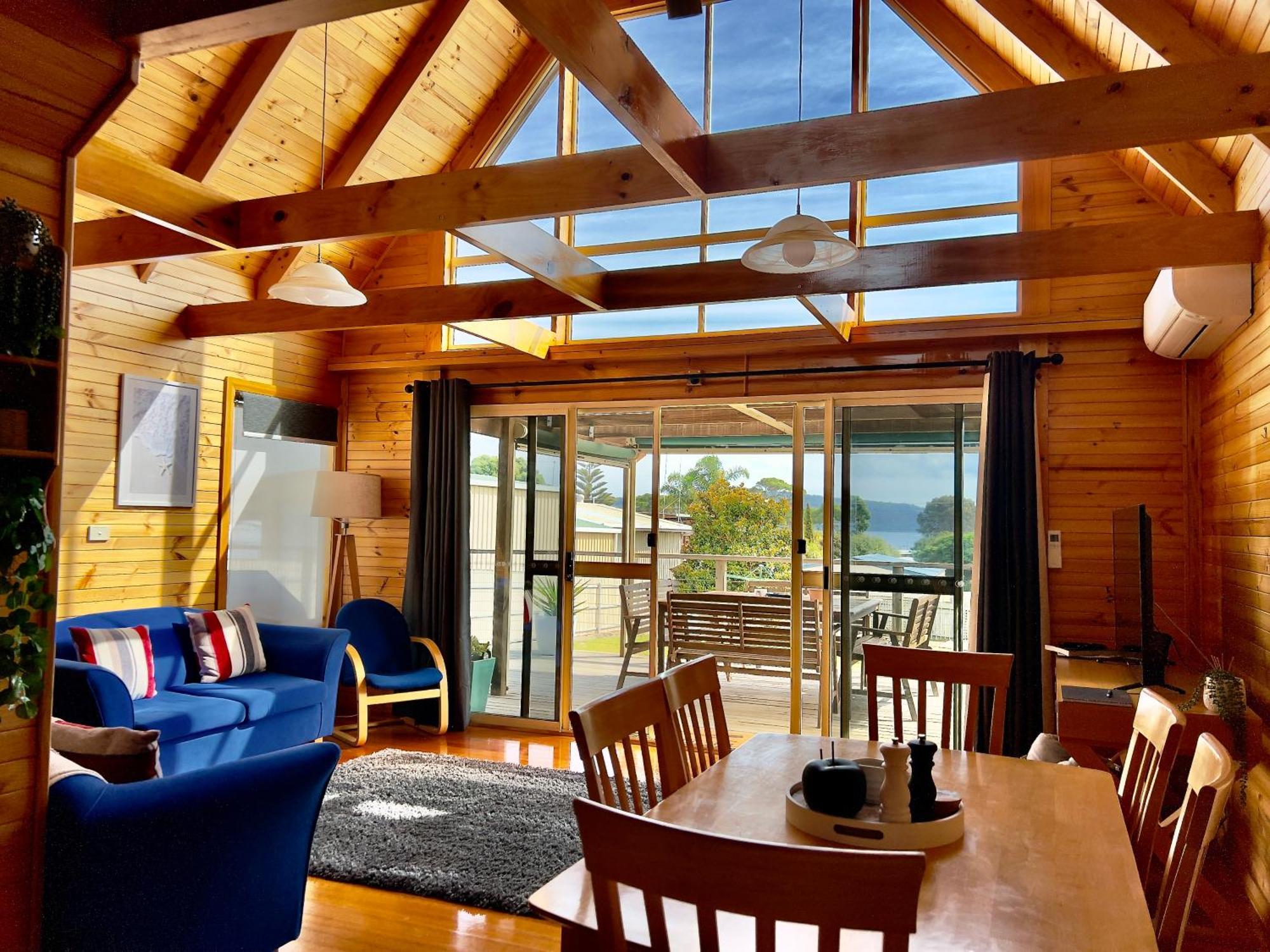 House With Bay Views - Family Escape Holiday home *