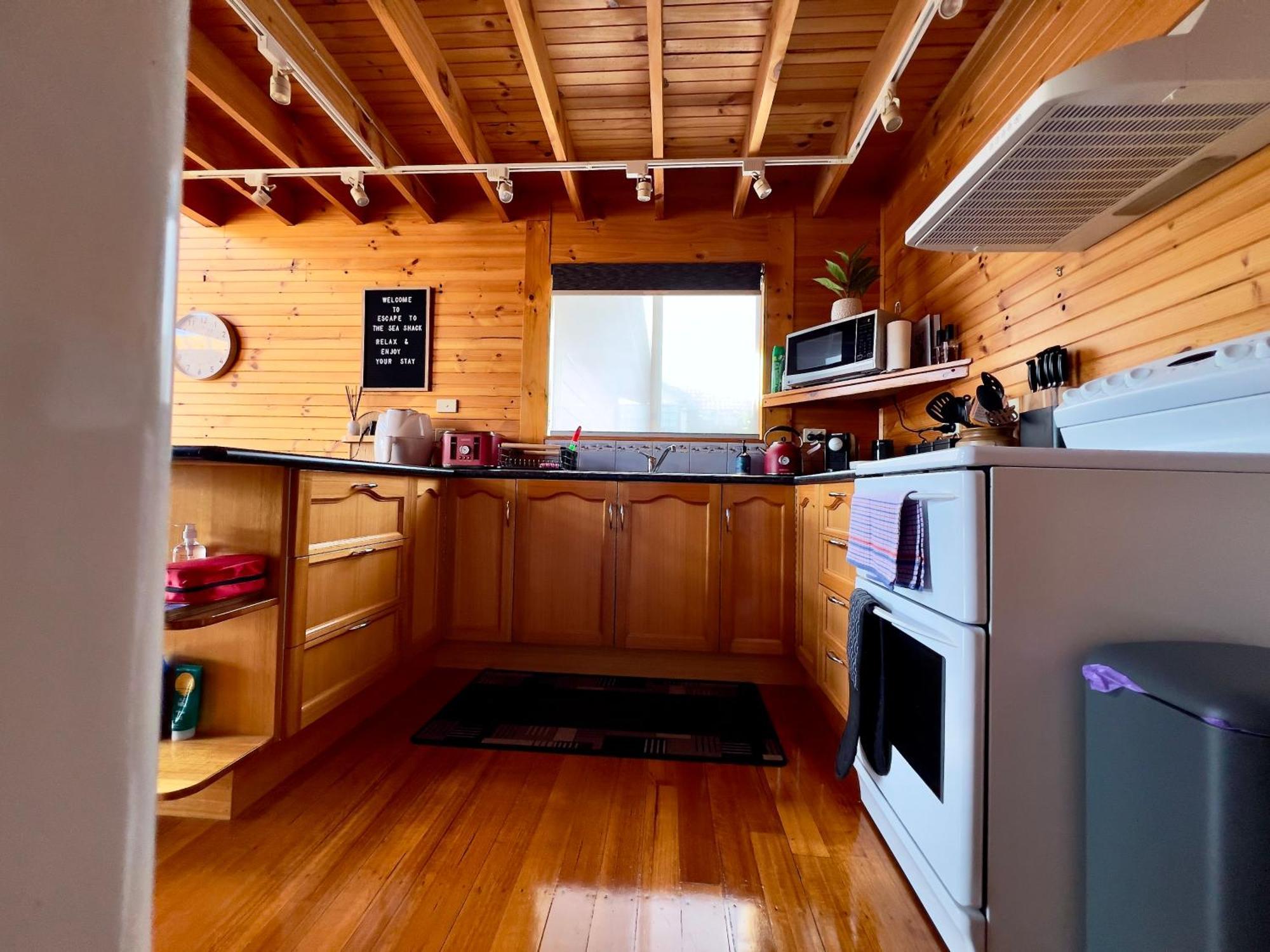 House With Bay Views - Family Escape Holiday home