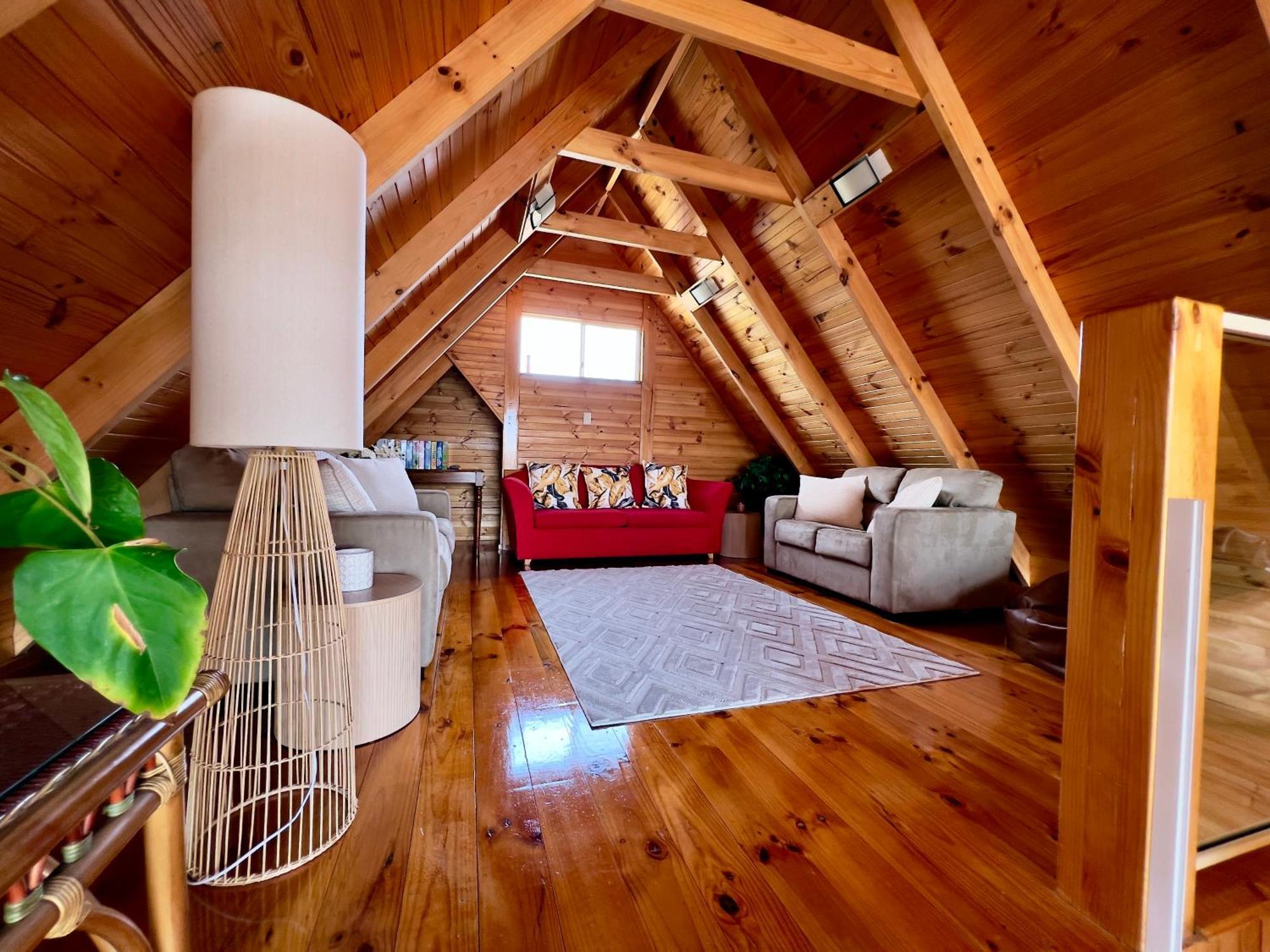 House With Bay Views - Family Escape Holiday home *